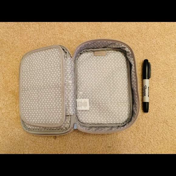 Kipling "100 Pens Case" - Picture 3 of 3